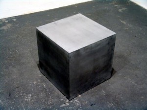 Shaking Cube, Jeppe Hein, 2004