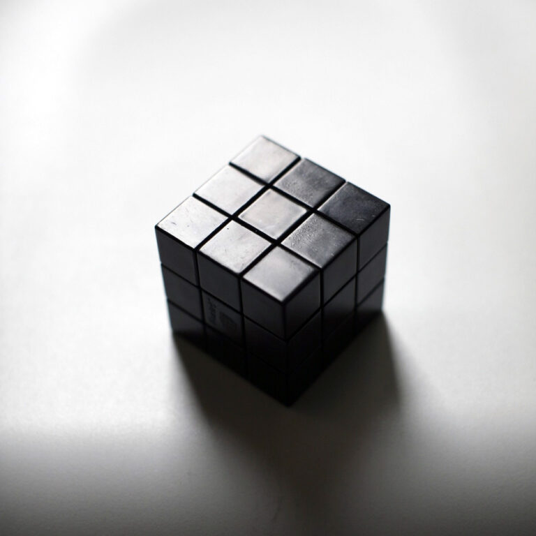 Black Rubik&rsquo;s Cube