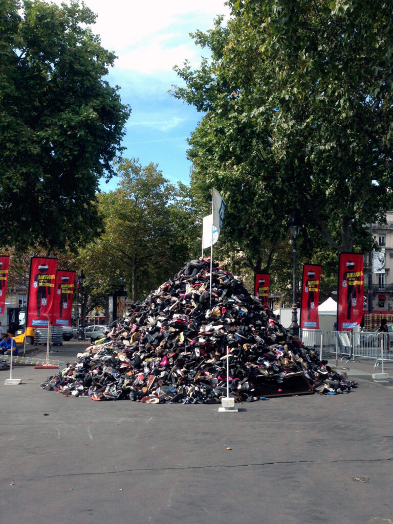 tas de chaussures