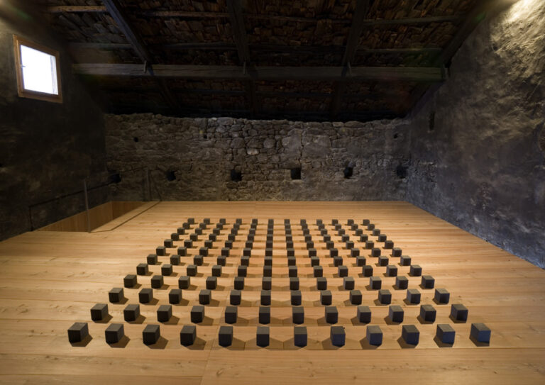 144 Graphite Silence / Carl Andre