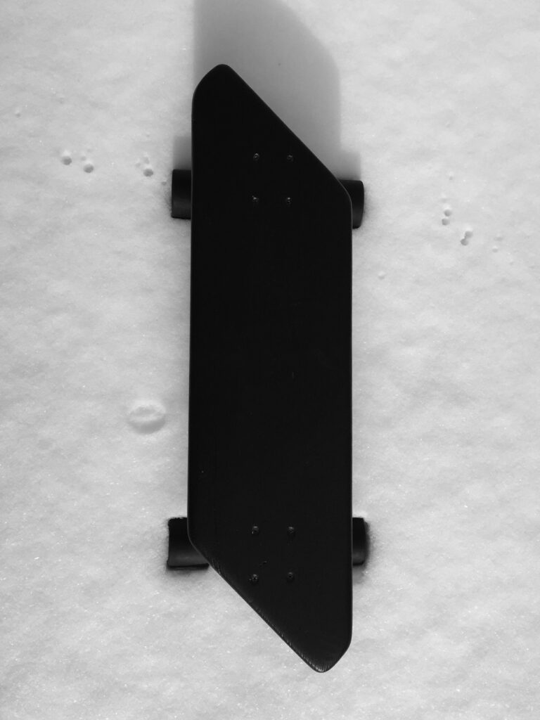 Monolith skateboard