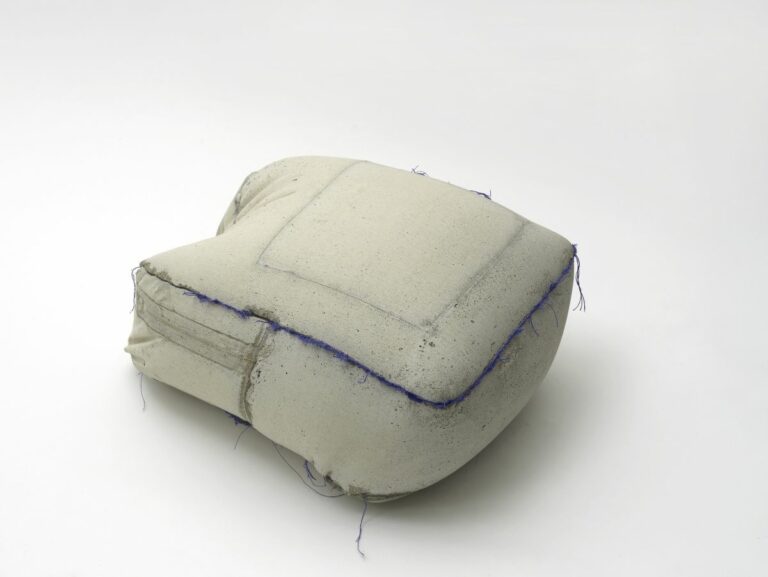 Loads / Marie Lund