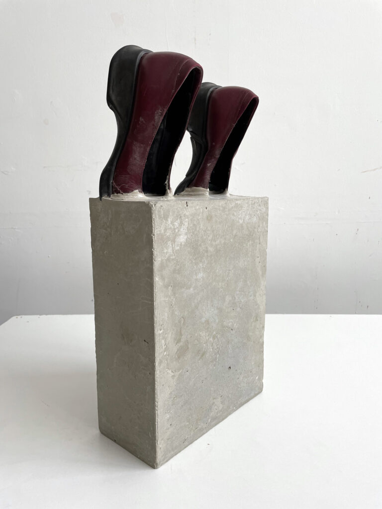 Se planter (concrete shoes)