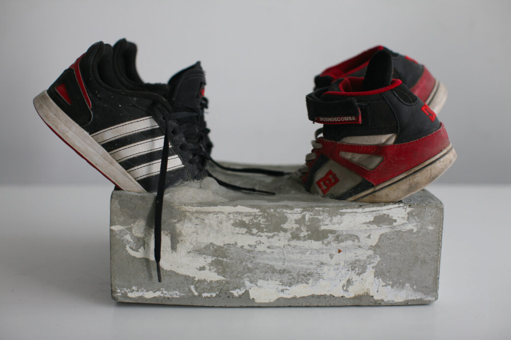 Nous tous (concrete shoes)
